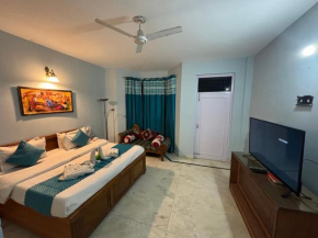 Couple 1 bhk by The North Edge